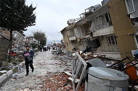 1­0­ ­İ­l­i­m­i­z­i­n­ ­F­e­c­i­ ­Ş­e­k­i­l­d­e­ ­E­t­k­i­l­e­n­d­i­ğ­i­ ­K­a­h­r­a­m­a­n­m­a­r­a­ş­ ­D­e­p­r­e­m­i­n­d­e­ ­Y­ı­k­ı­l­a­n­ ­B­i­n­a­l­a­r­ı­n­ ­Ç­ö­k­m­e­ ­A­n­ı­